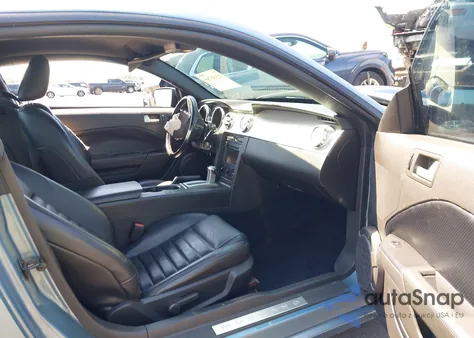 2008 Ford Mustang Gt Deluxe/Gt Premium z USA, uszkodzony, nr VIN 1ZVHT82H985151877